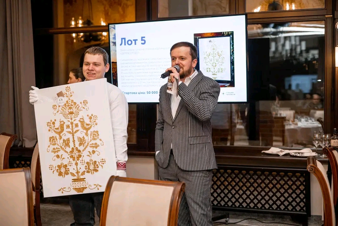 Charity auction photo