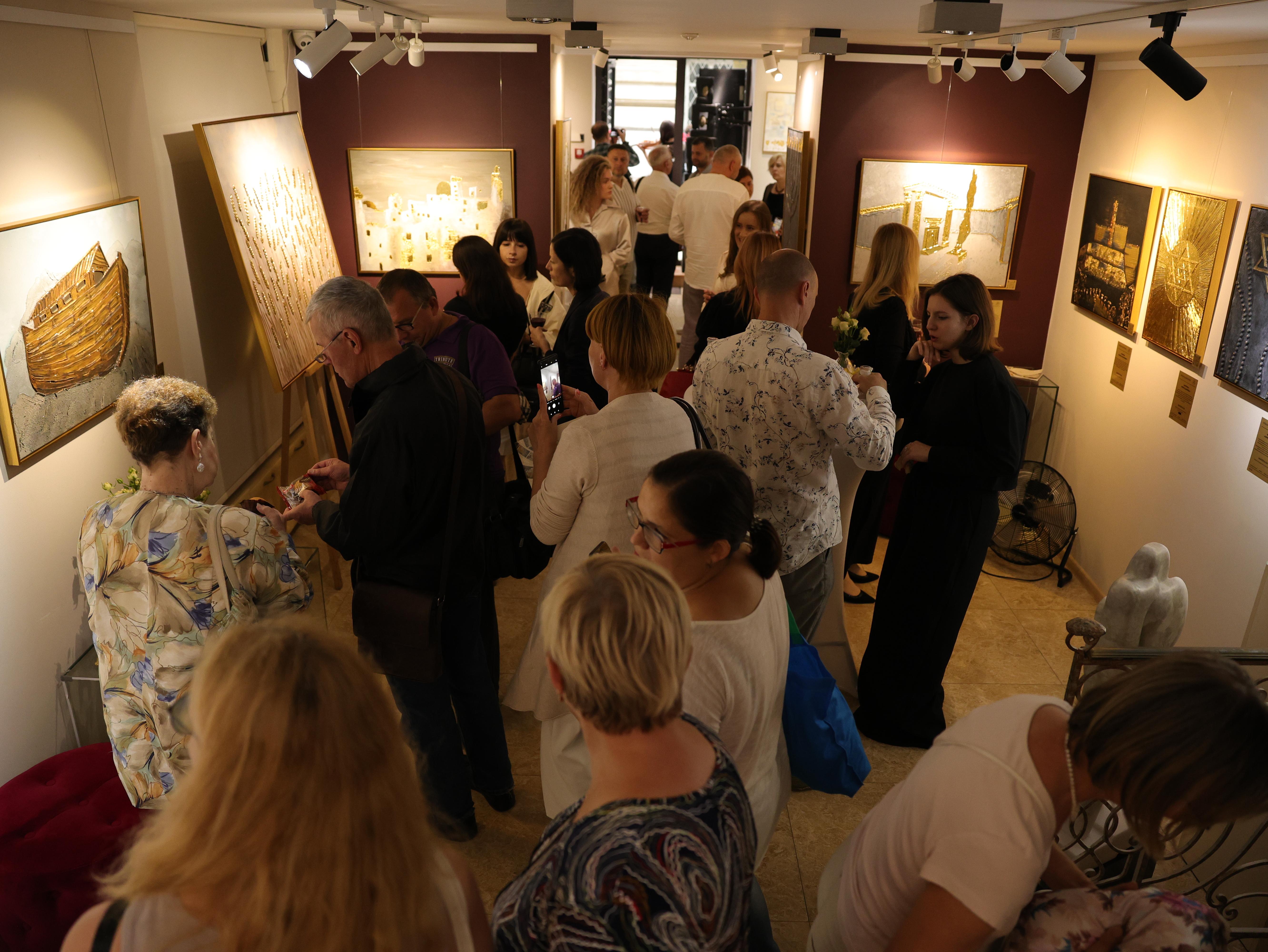 Exhibition thumbnail 30